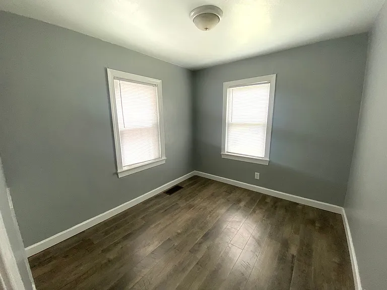 3904 N Monroe Ave — Photo 4