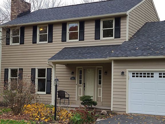 3rd image of 8611 Fieldway Ln