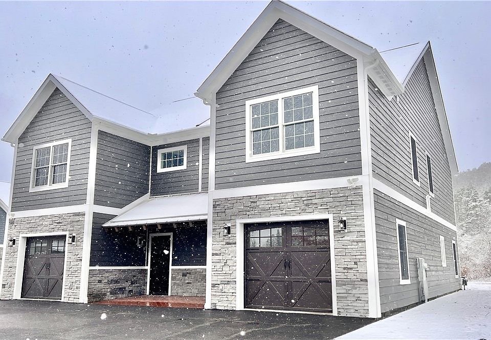 1st image of 28 Glen Burn Trl