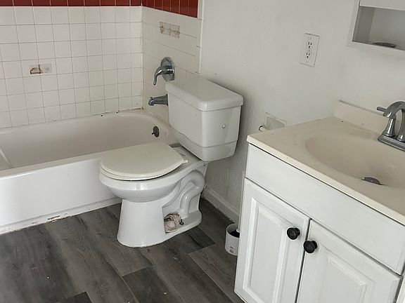 2nd image of 8721 Hillside St #8721U