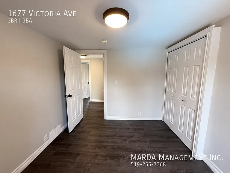 1677 Victoria Ave — Photo 41