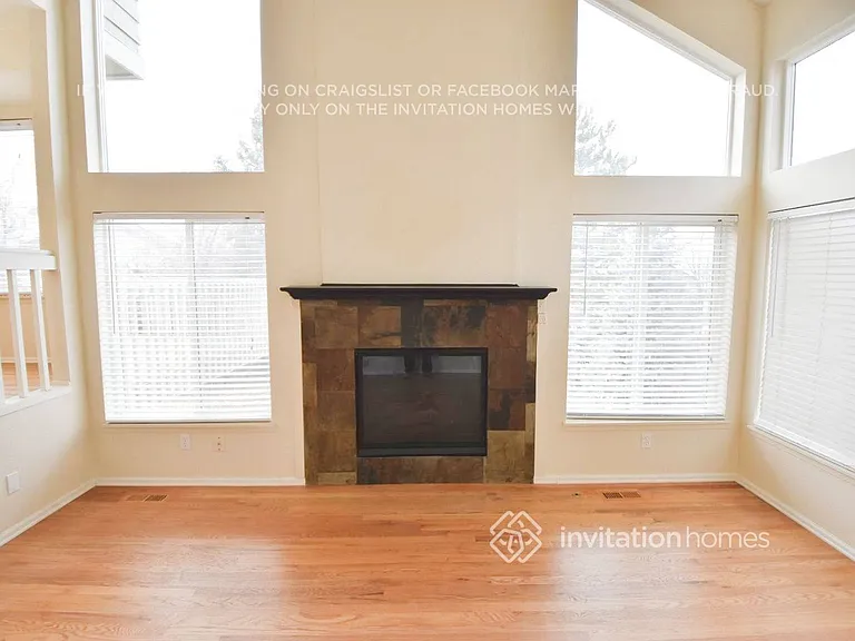 1572 Beacon Hill Dr — Photo 4