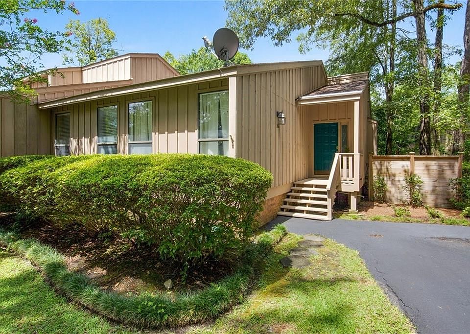 1st image of 116 Catalpa Ln #220