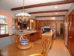 Center-Island Eat-In Kitchen