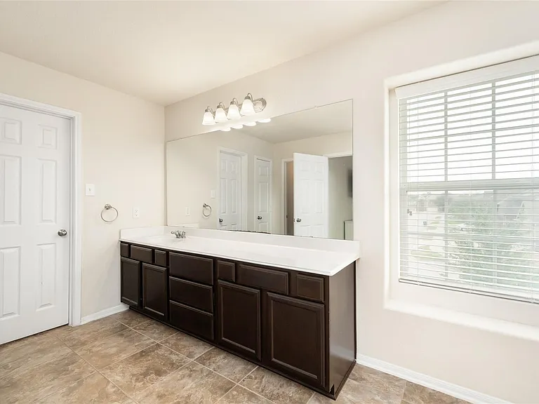 20102 Bayliss Manor Ln — Photo 24