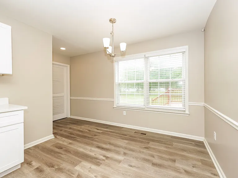 1327 Cason Ln — Photo 8