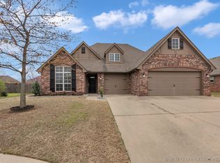 3904 W 108th St S, Jenks, OK 74037