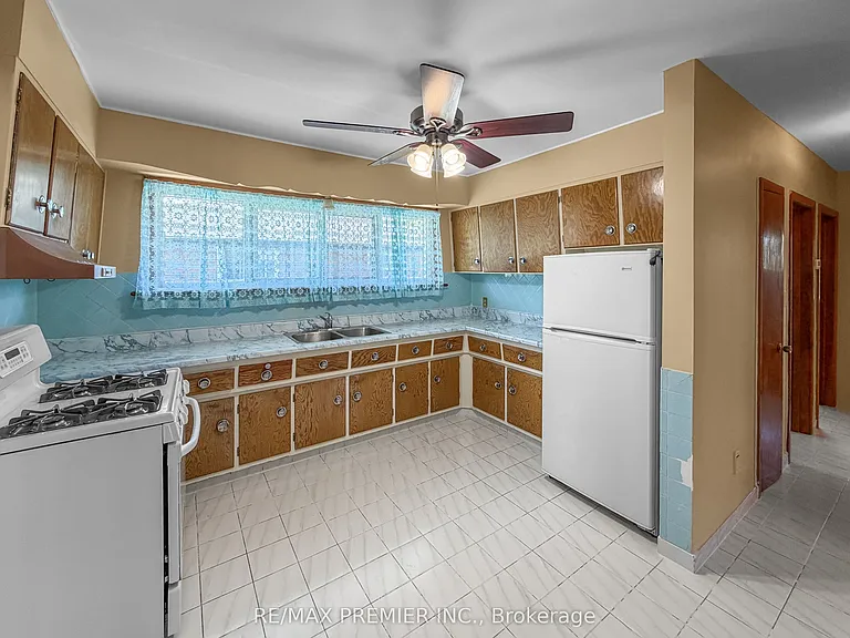 610 Woodward Ave #MAIN — Photo 3