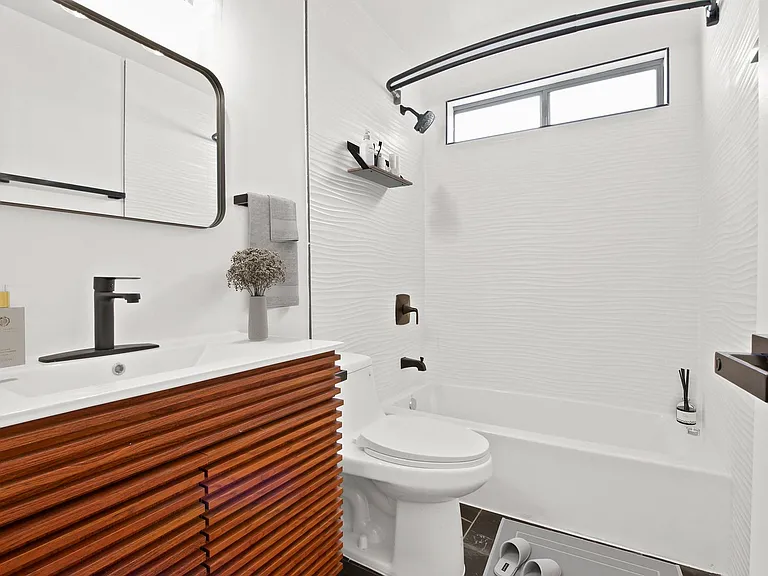 14112 Yukon Ave — Photo 9
