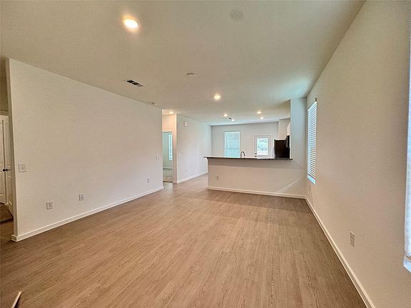 4th image of 25462 Multiflora Dr
