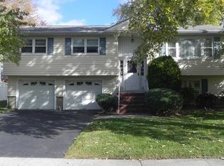 10 Elizabeth Ct, Little Ferry, NJ 07643