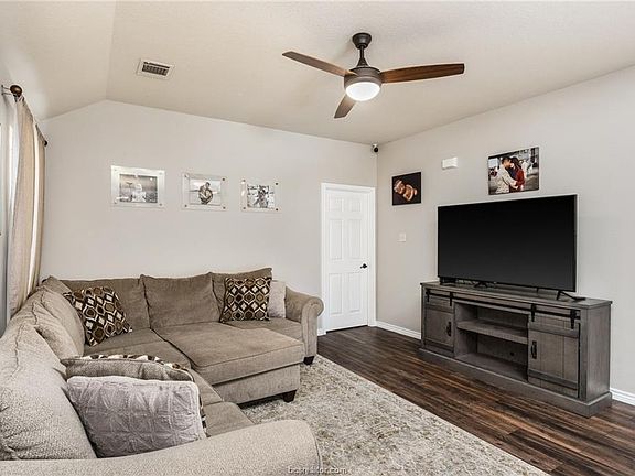 3rd image of 2639 Symphony Park Dr