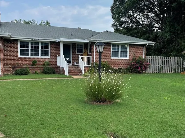 801 Raymond Ct, Virginia Beach, VA 23464