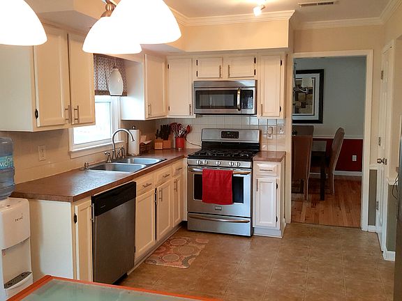 2nd image of 1581 Trinity Garden Cir