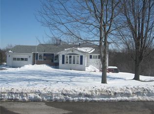 932 Bunker Hill Dr, Macedon, NY 14502