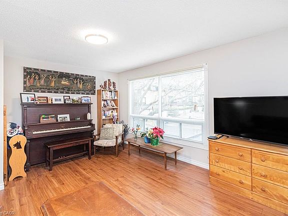 5th image of 444 Stone Church Rd W #Q6