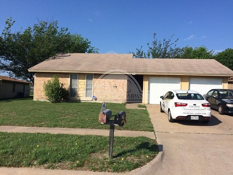 1st image of 404 Skyline Ave