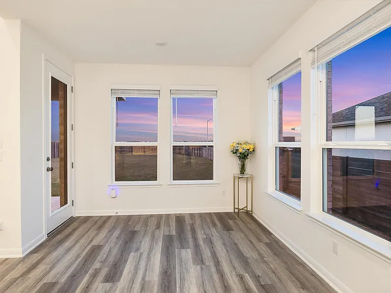 737 Leeward Pass — Photo 18
