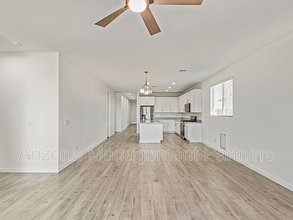 5th image of 26422 N Thornhill Dr