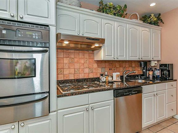 2nd image of 23-25 Bell Blvd #4H