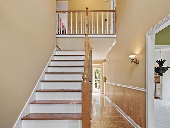 3rd image of 1665 Montrachet Dr