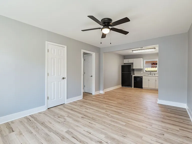 611 Lenora St #613 — Photo 3