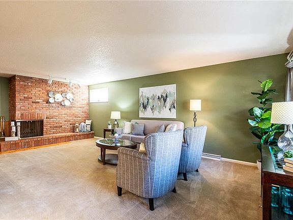 3rd image of 2042 Green Terrace Dr