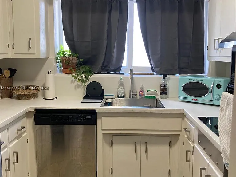 462 Golden Isles Dr #206 — Photo 15