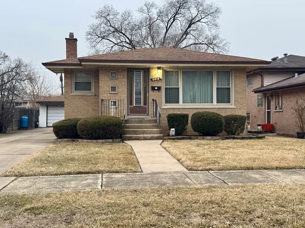 8818 S 55th Ct, Oak Lawn, IL 60453