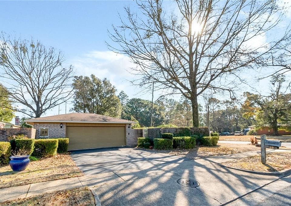 1st image of 29 Cobblestone Way W