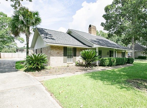 2nd image of 10635 White Pine Dr