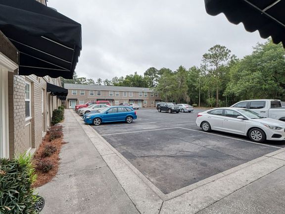 2nd image of 1010 N Toombs St APT 16