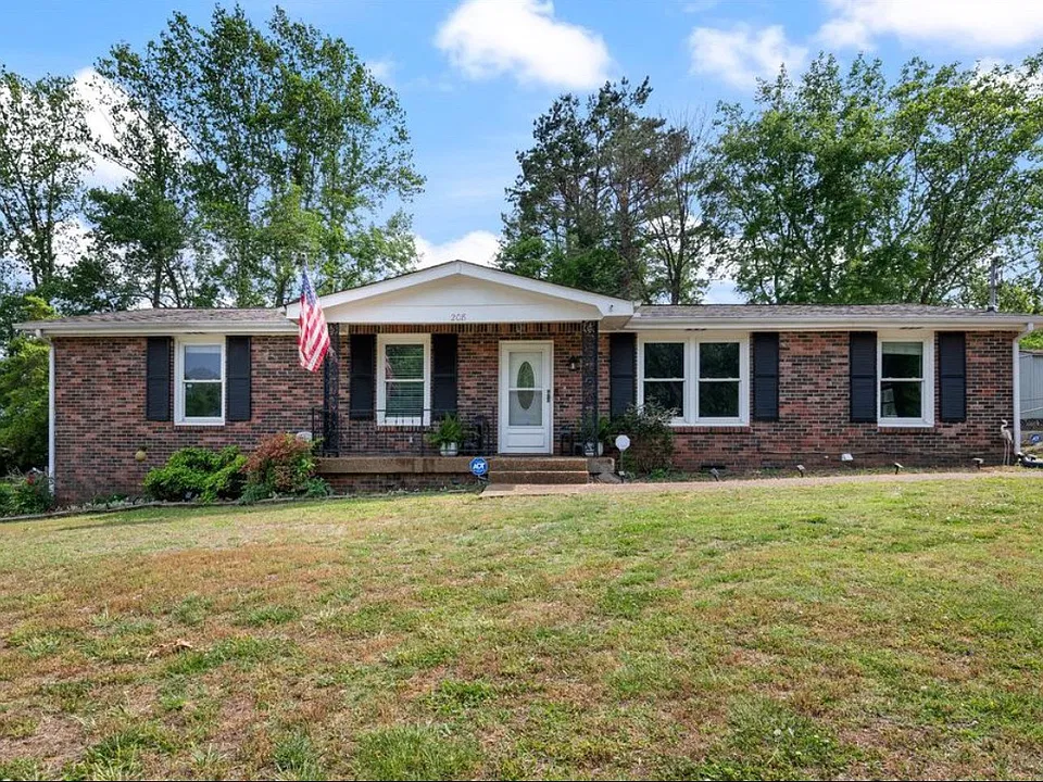 208 Bass Dr