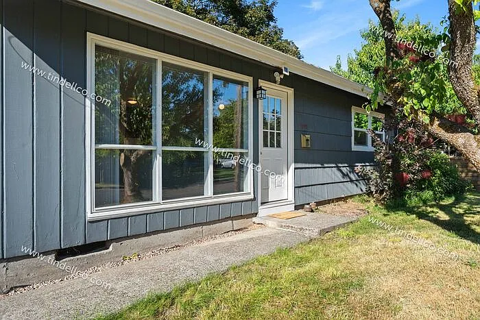 7927 N Olympia St — Photo 3