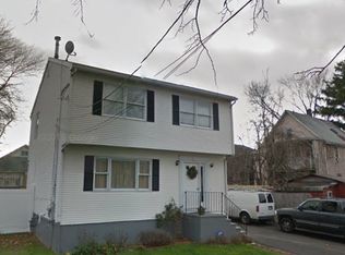 61 Elm Ct, Bridgeport, CT 06606