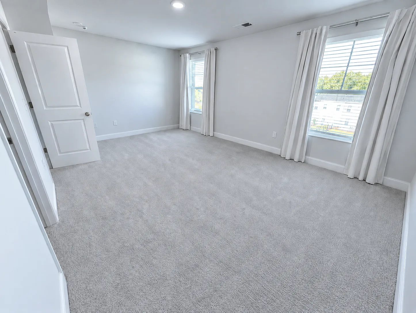 3 bed, 1967 sqft, $3,000 — Photo 4