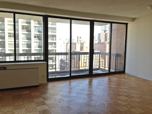 Rented by Olnick Organization | media 18