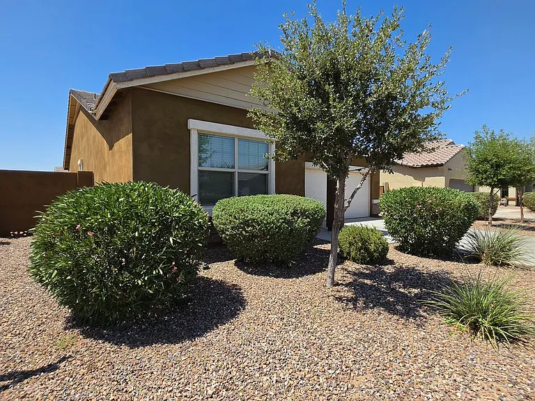 37392 W Capri Ave — Photo 11