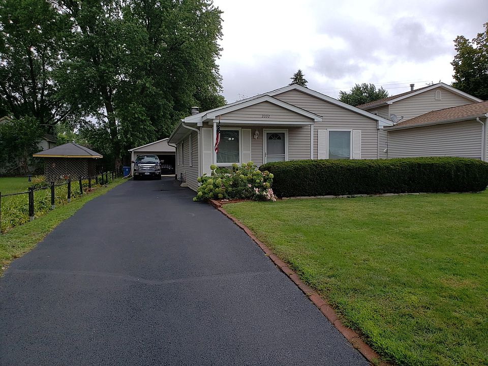 1st image of 2032 Greengold St