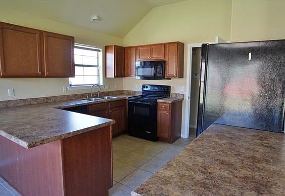 3rd image of 104 Tuscany Dr