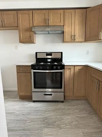 2 bed, 1.0 bath, 2640 sqft, $2,750 — Photo 2