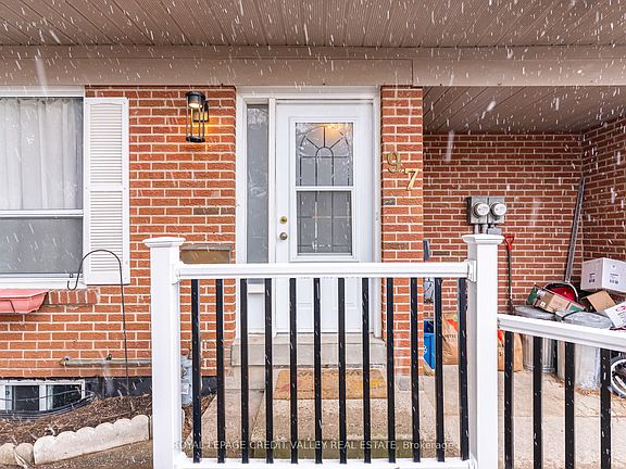 3rd image of 97 Kingham Rd