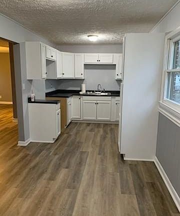 2nd image of 625 Jean Ave