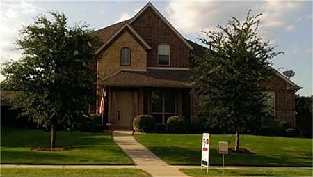 1st image of 900 Killian Dr