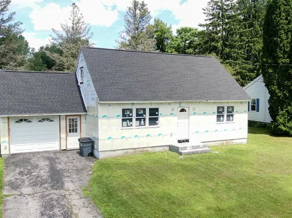 28 Anita Dr, Pittsfield, MA 01201