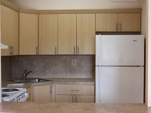 4th image of 300 NW 42nd Ave APT 209