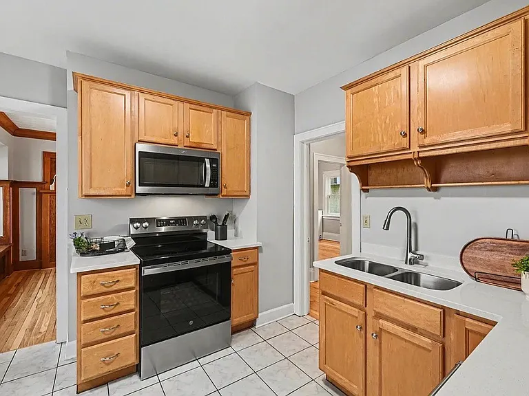 1550 Hague Ave #1 — Photo 8