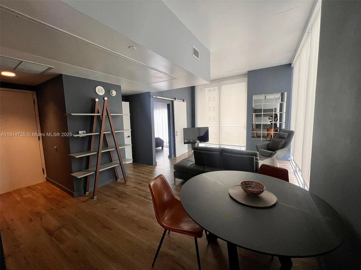 Centro Condo — Photo 3
