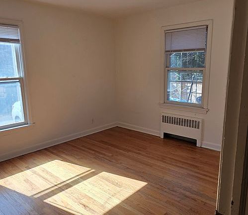 5th image of 820-834 E Henry Clay St #826-1