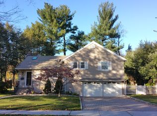 239 Mulberry Pl, Ridgewood, NJ 07450